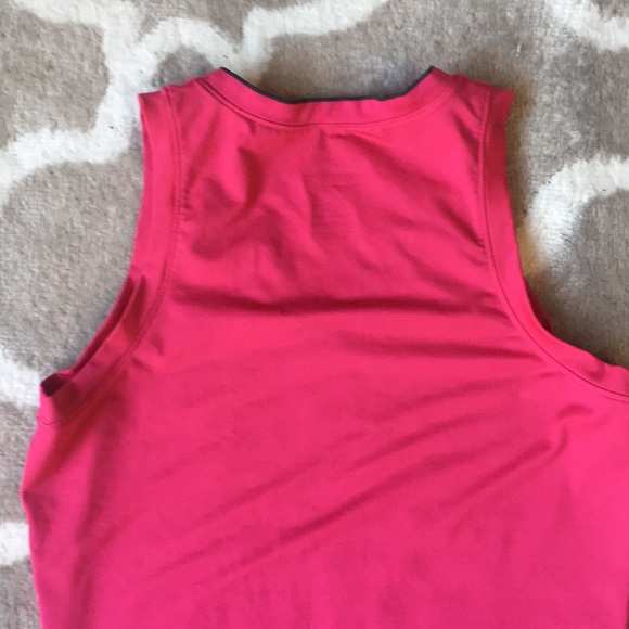 Women’s Nike Fitted Workout Top - Picture 5 of 8